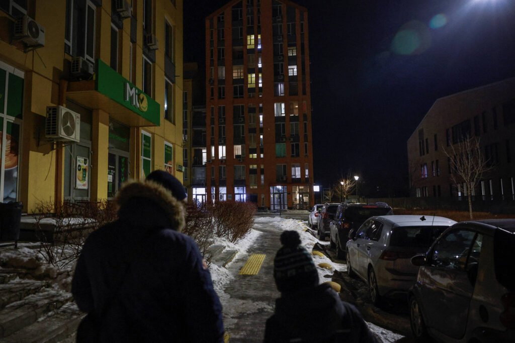 Polônia fecha 2 aeroportos após ataques russos à Ucrânia -