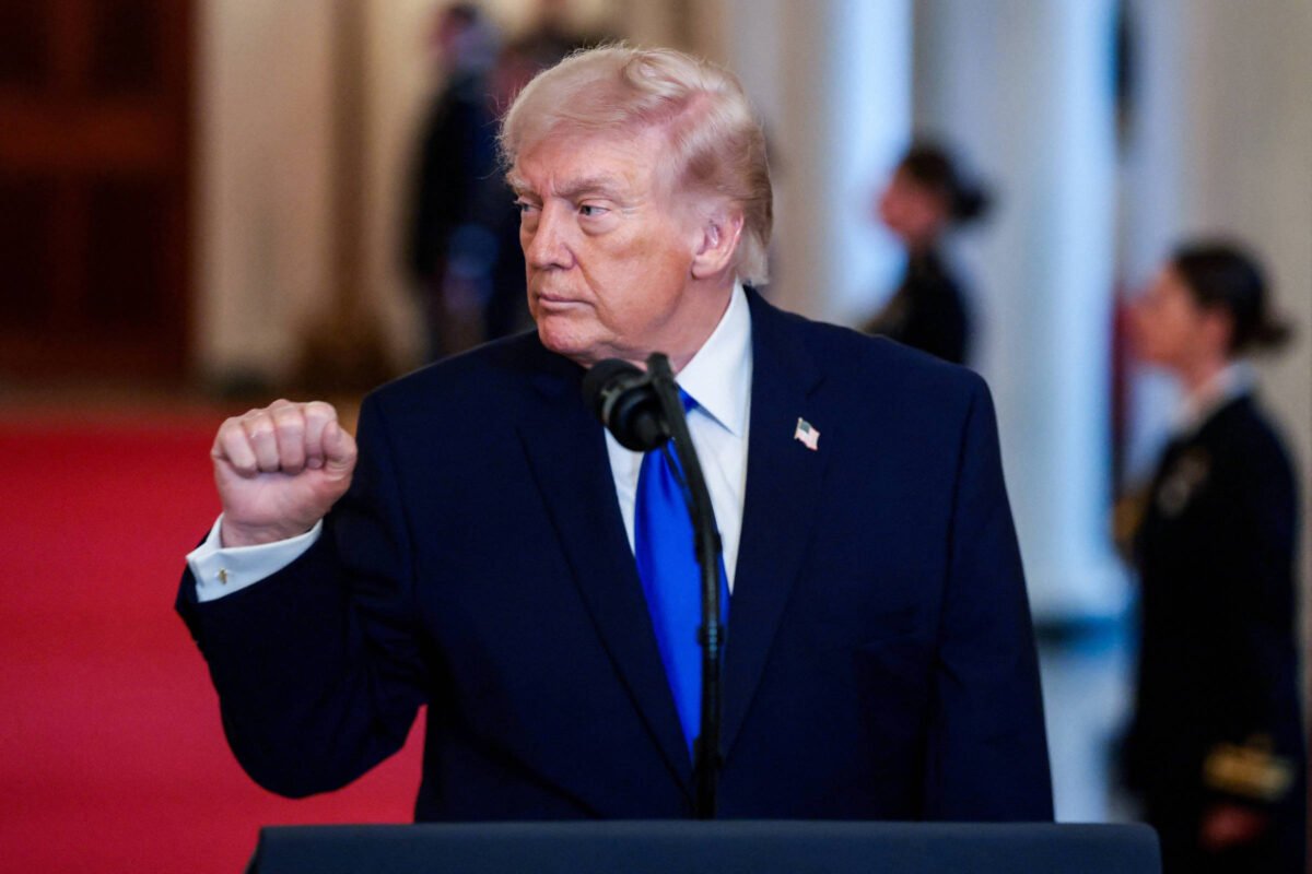 Popularidade de Trump despenca antes de discurso anual - 23/02/2026