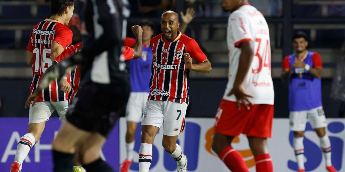 São Paulo e Palmeiras se garantem nas semis do Campeonato