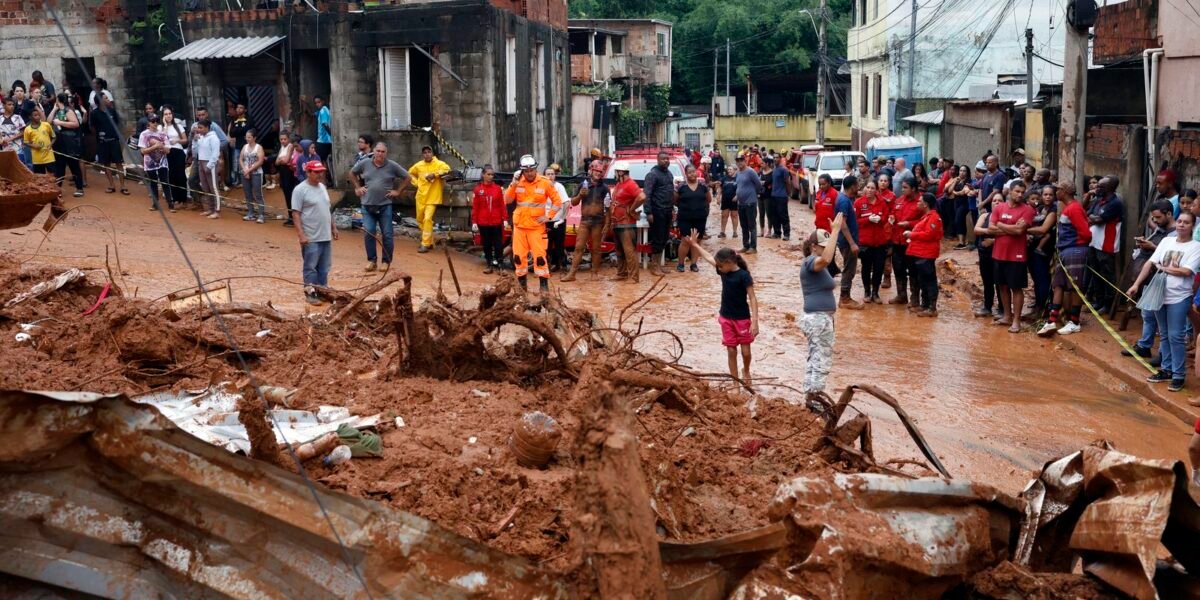 Uma em cada quatro pessoas vive em áreas de risco