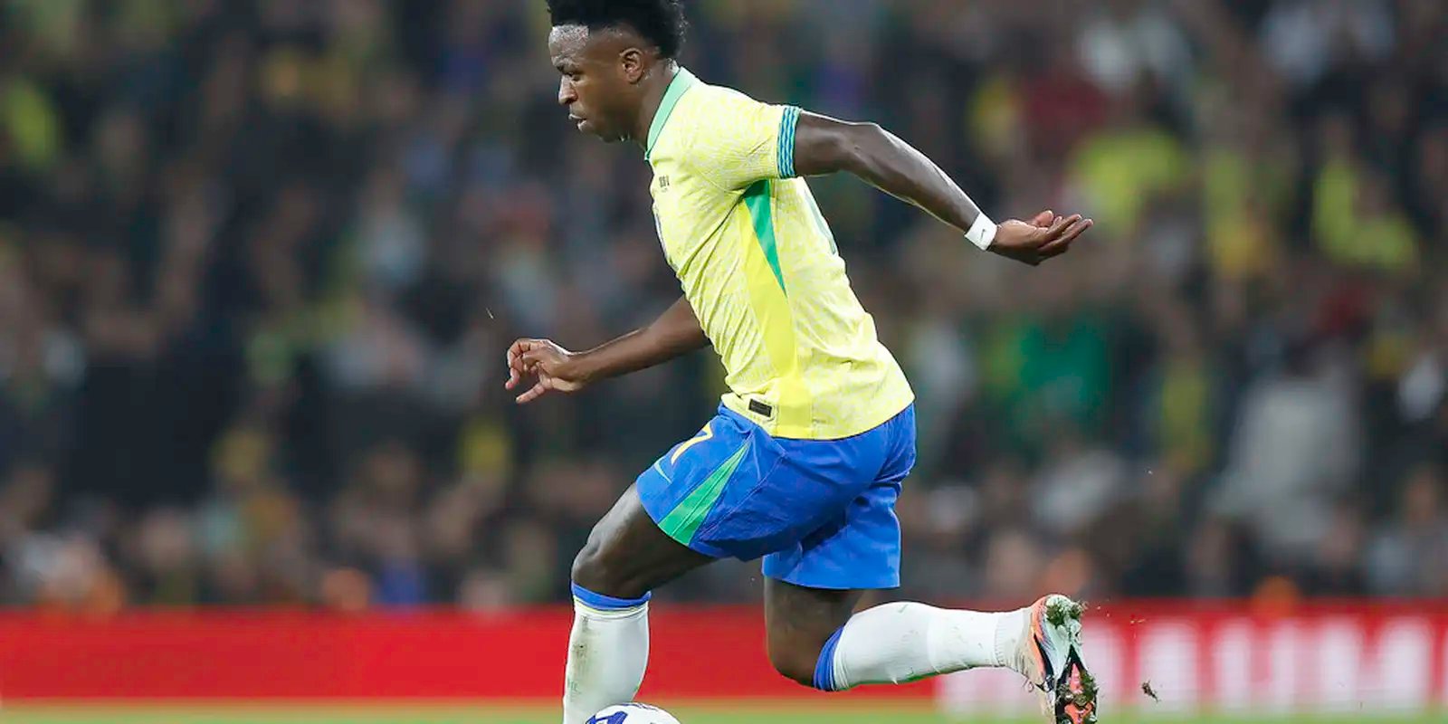 Brasil enfrenta França em fase final de preparação para Copa