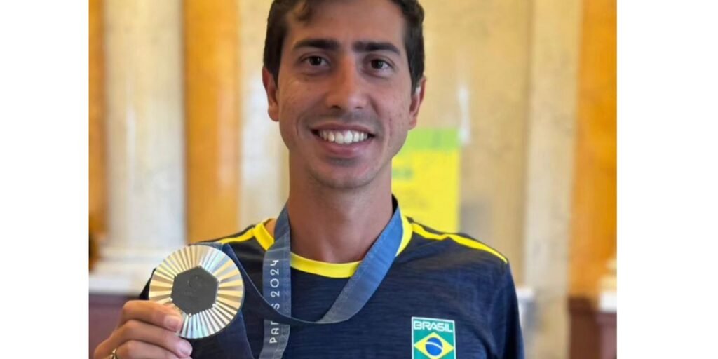 Caio Bonfim ganha prata em etapa mundial da marcha atlética