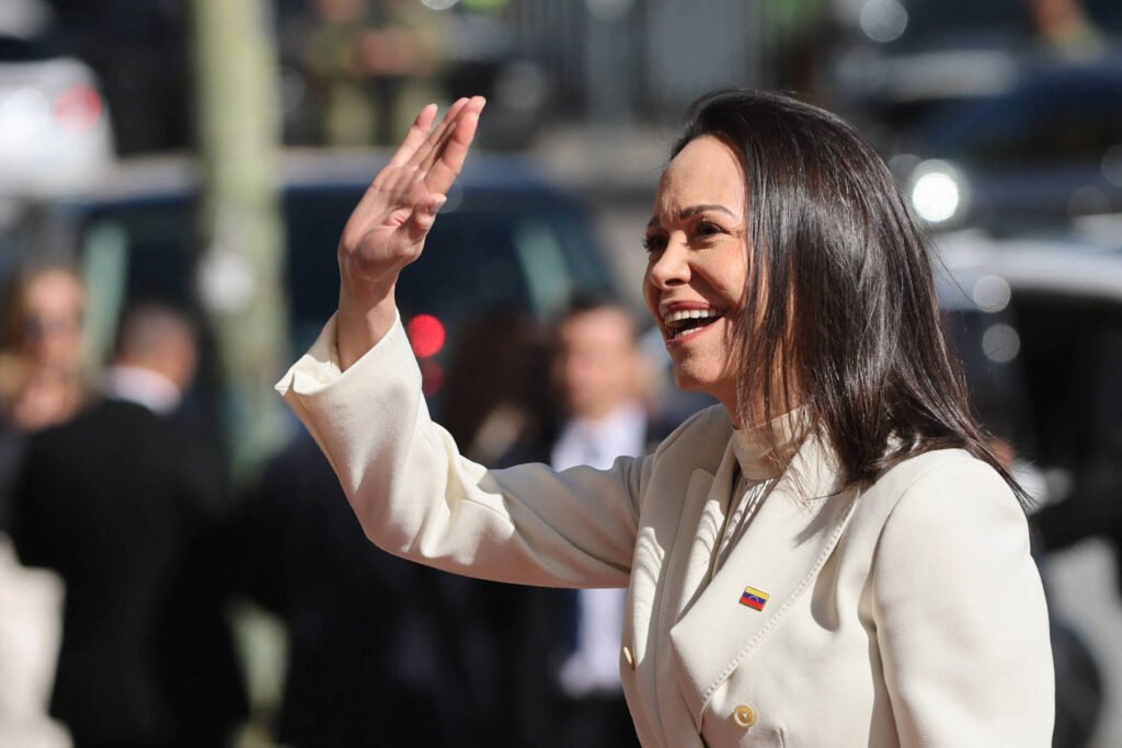 Delcy é parte da estrutura criminosa de Maduro, diz Corina