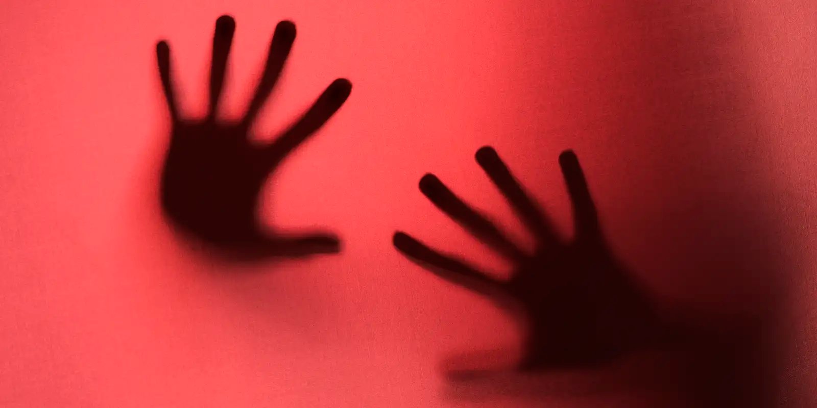 Entenda o que é vicaricídio; projeto de lei endurece pena