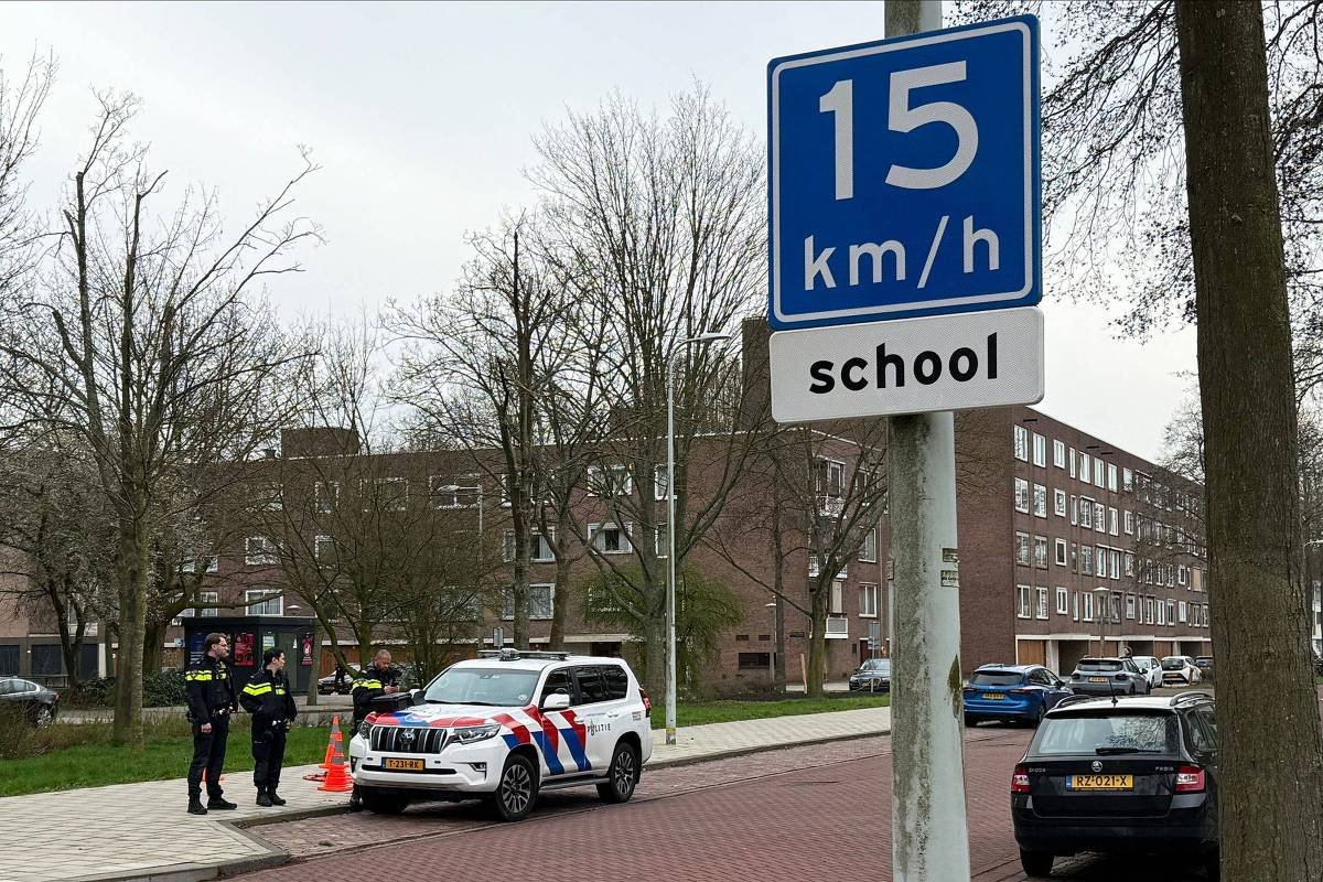 Explosão atinge escola judaica em Amsterdã - 14/03/2026 - Mundo