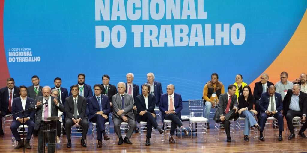 Fim do 6x1: Lula propõe negociação entre patrões, empregados e