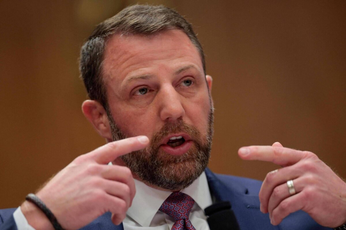 ICE deve deixar de ser pauta diária, diz Markwayne Mullin