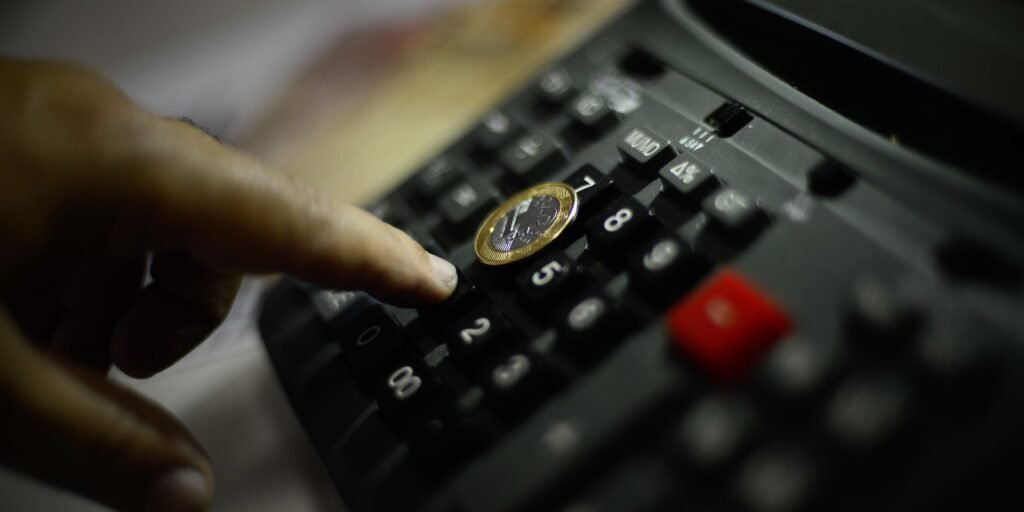 Inflação oficial recua para 3,81%, com variação de 0,7% em