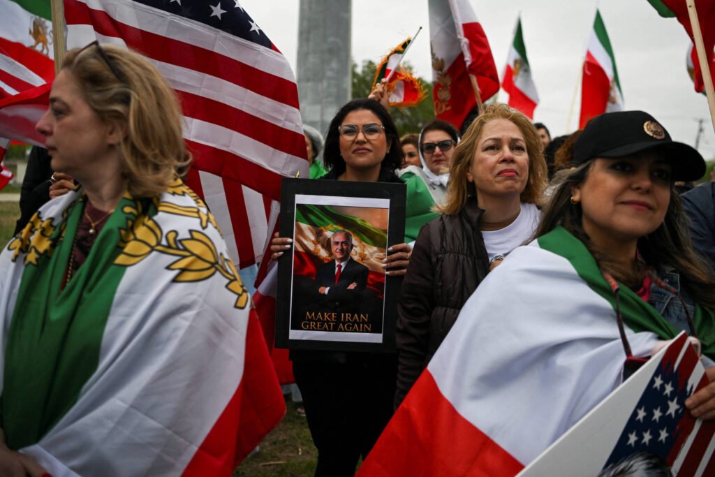 Iranianos pró-Trump nos EUA rejeitam acordo com Teerã - 28/03/2026