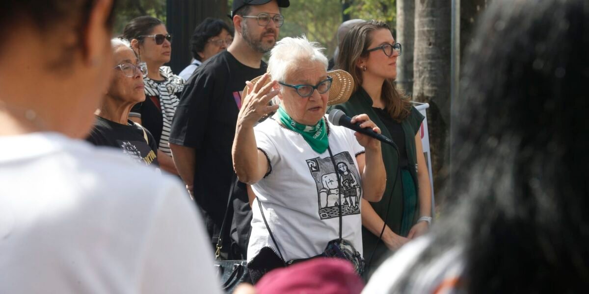 Mulheres estão perdendo o direito de ir e vir, diz