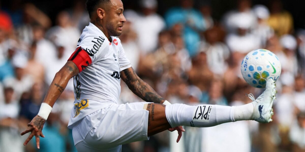 Neymar passa em branco na véspera de última convocação antes