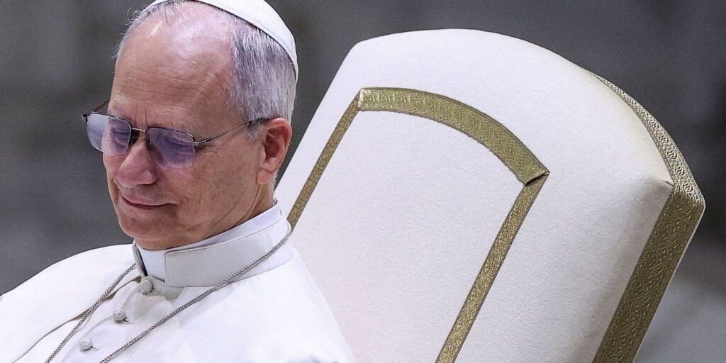 Papa Leão lamenta que guerra contra Irã "esteja cada vez