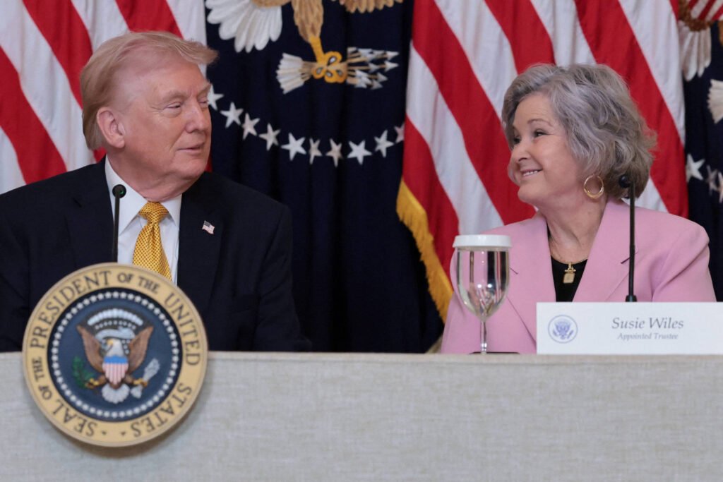 Susie Wiles recebe diagnóstico de câncer de mama - 16/03/2026