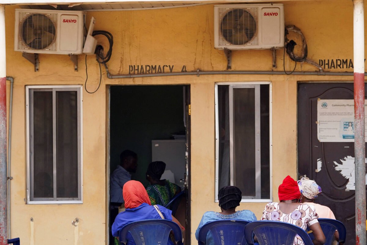 Voluntários mantêm tratamento para HIV na Nigéria - 31/03/2026 -