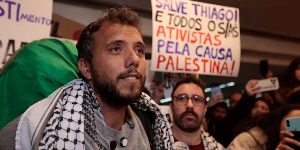 Ativista brasileiro é deportado da Argentina por ordem do governo