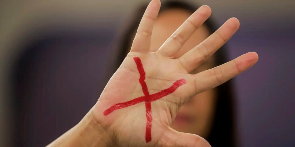 Audiência de jovem esfaqueada 15 vezes será realizada dia 15