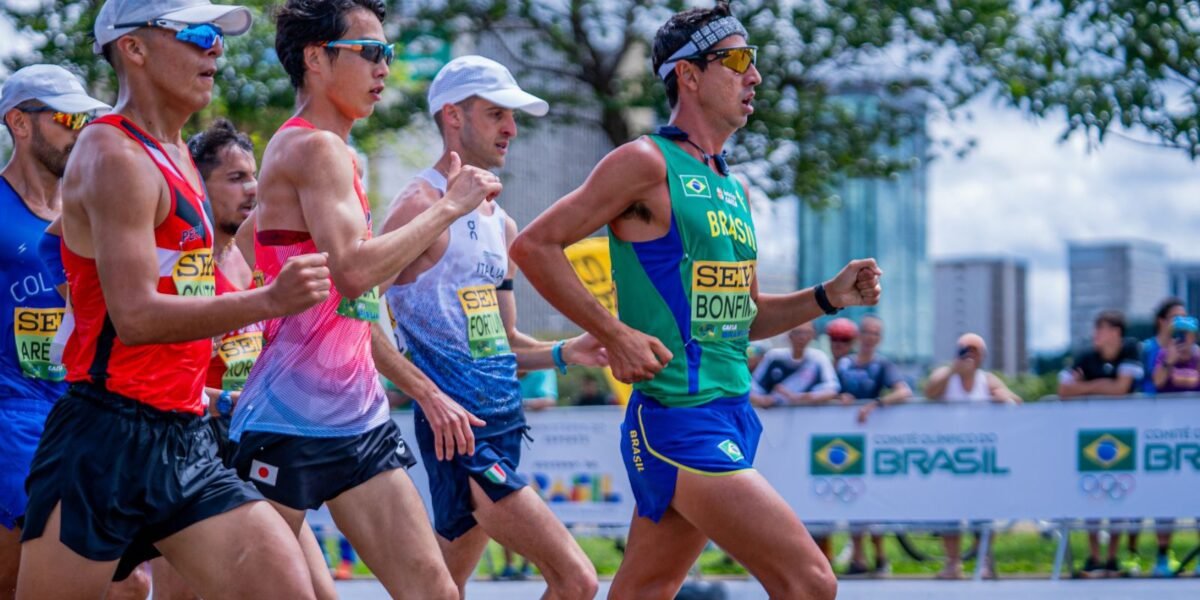 Caio Bonfim e equipe feminina conquistam bronze no Mundial de