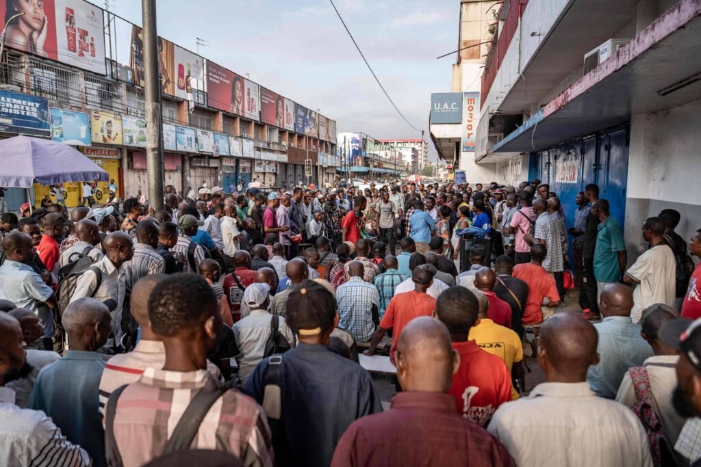 EUA deportam imigrantes de possível origem latina para a República