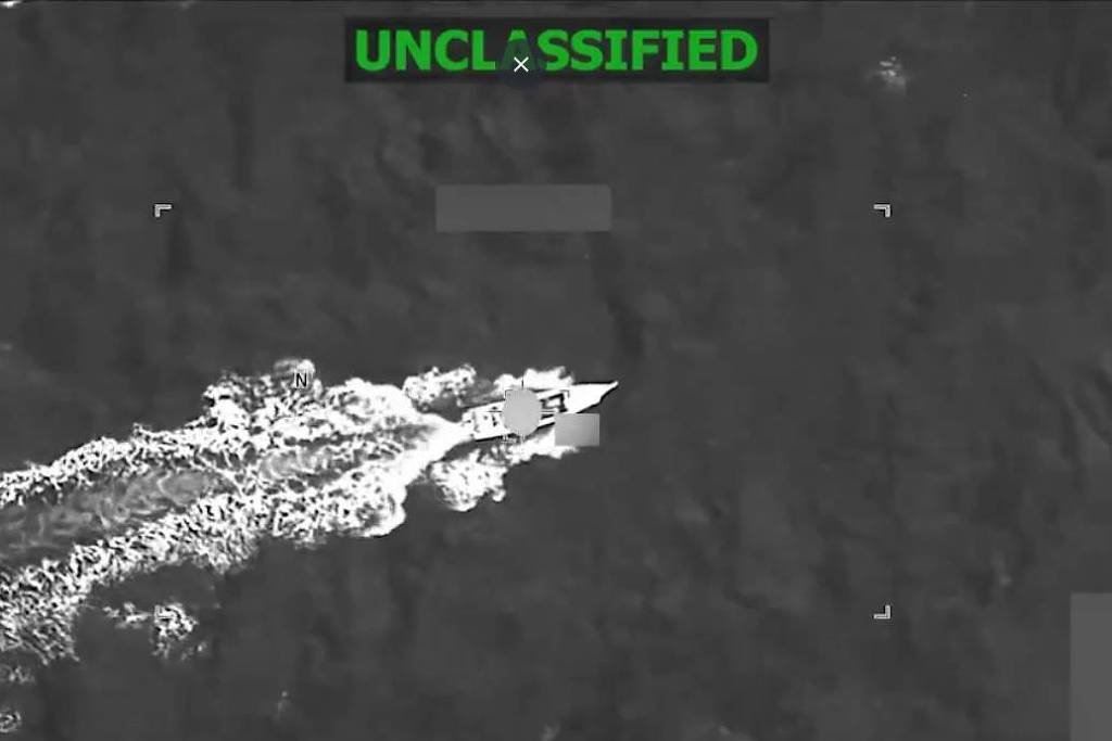 Em novo ataque, EUA matam três em embarcação no Caribe