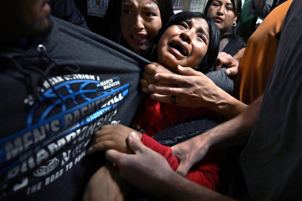 Foto de família separada pelo ICE é eleita melhor do