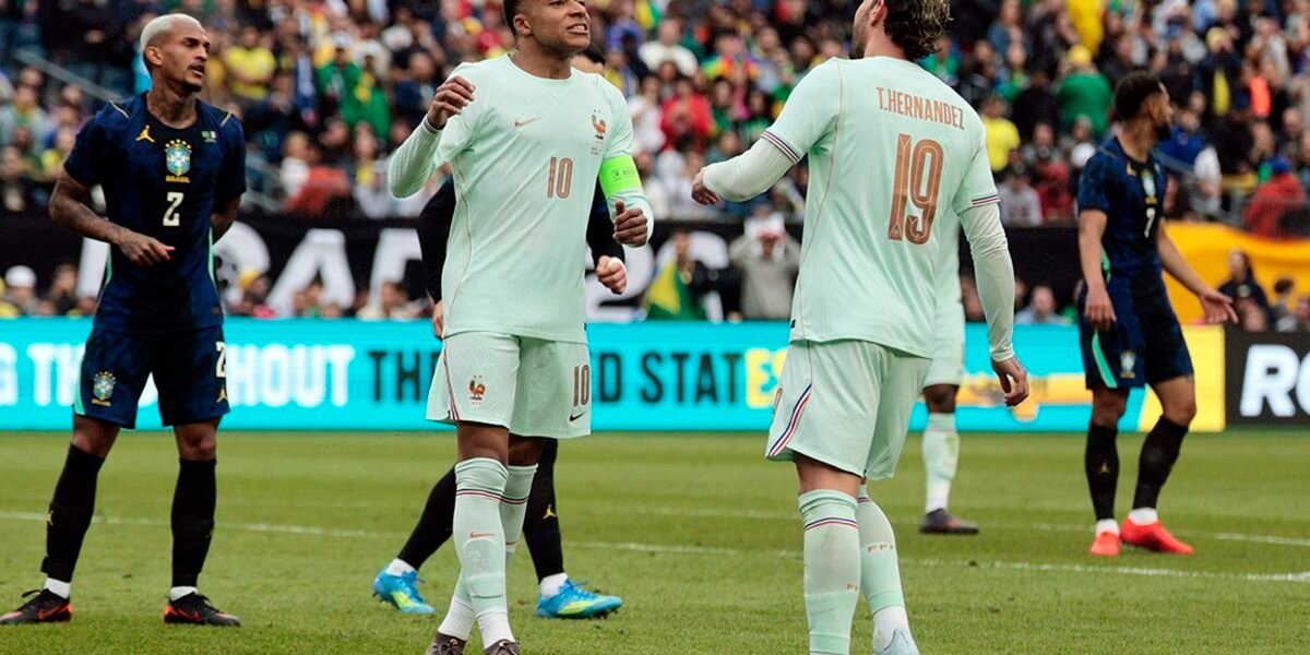 França assume liderança do ranking da Fifa; Brasil cai para