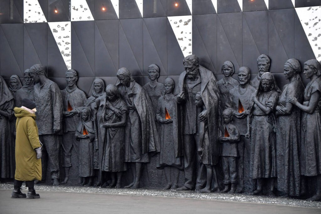 Genocídio do povo soviético não pode ser esquecido - 19/04/2026