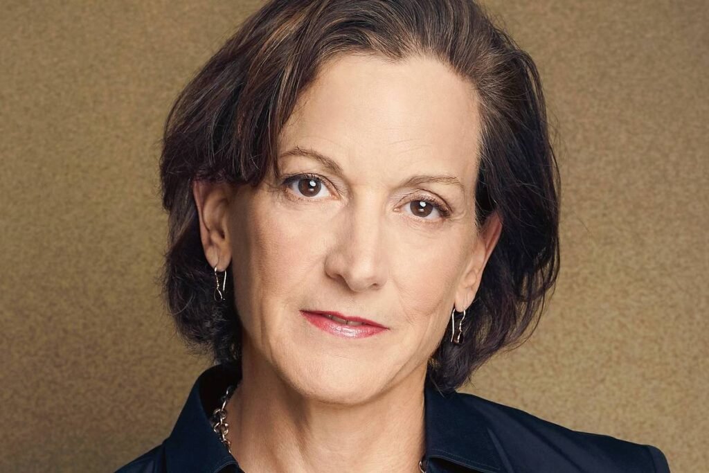 Governo Trump promove autoritarismo, diz Anne Applebaum - 02/04/2026 -