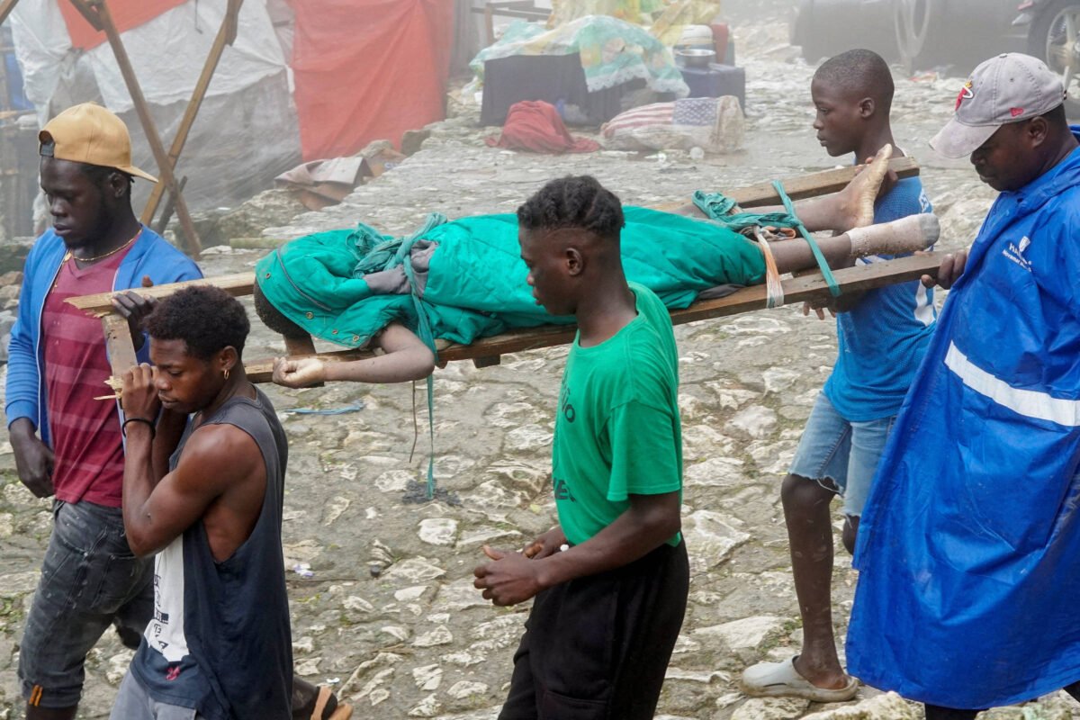 Haiti decreta 3 dias de luto após morte de 25