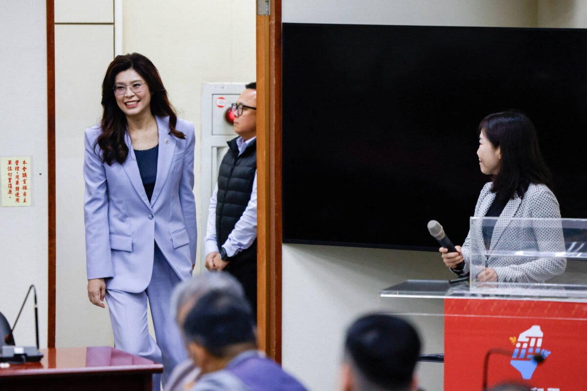 Liderança de Taiwan vai à China em 'missão de paz'