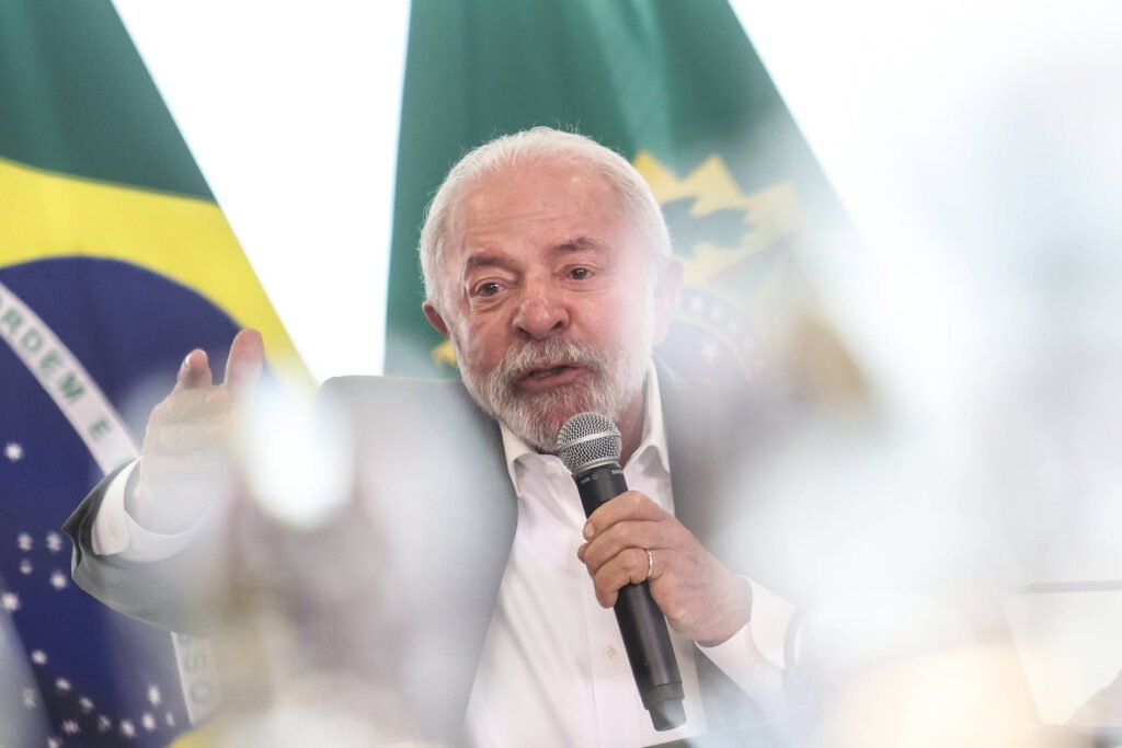 Lula: Trump não tem o direito de acordar e ameaçar