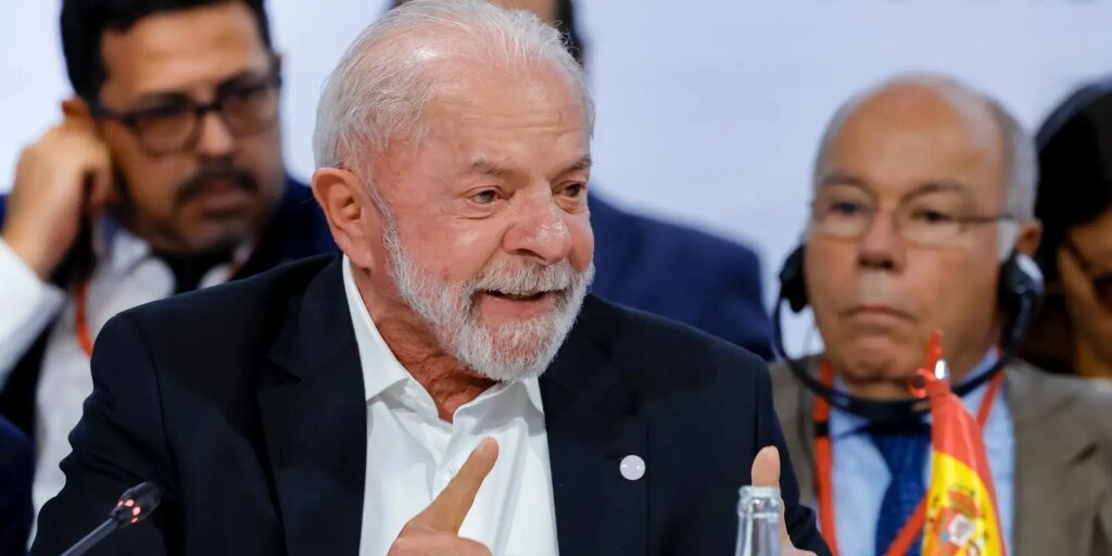 Lula defende fim da 6x1 e diz que ganhos não