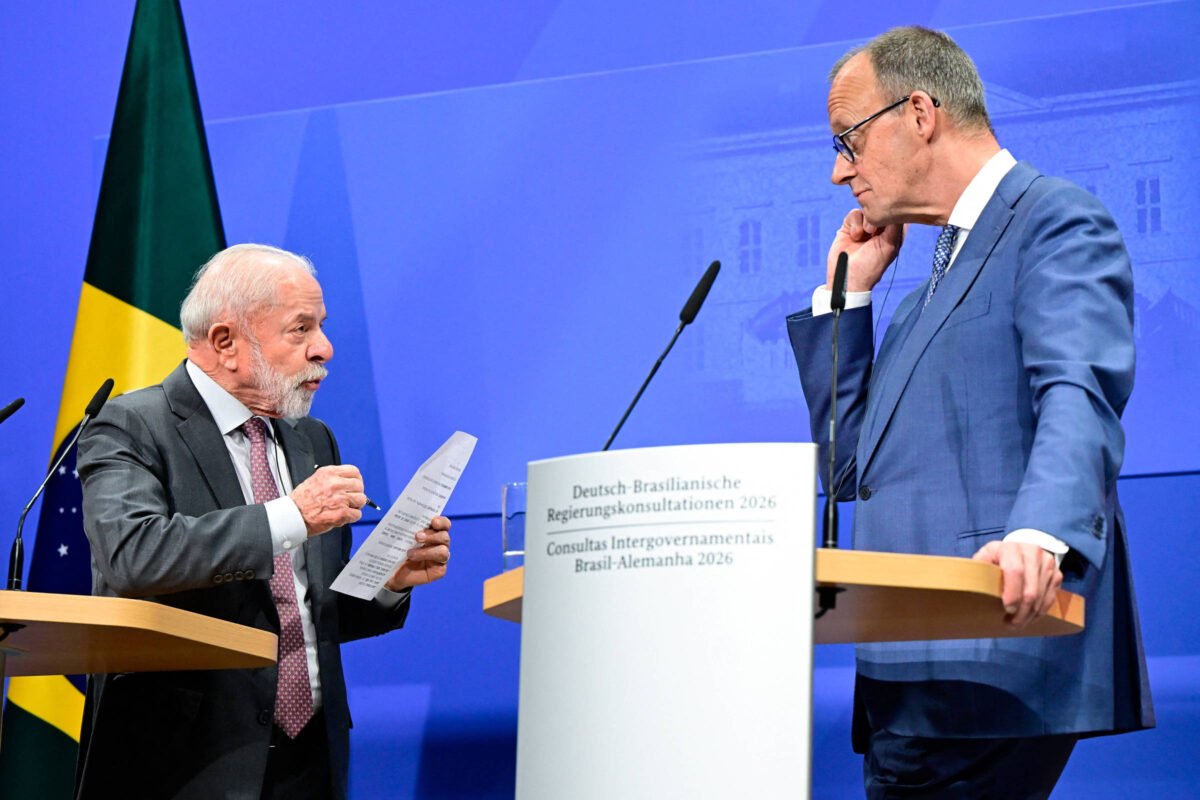 Lula e Merz ensaiam diálogo entre potências médias - 21/04/2026