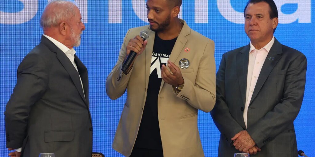 Lula pede mobilização a centrais sindicais para fim da escala