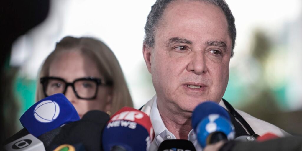 Médico diz que Lula retirou lesão e deve repousar nos