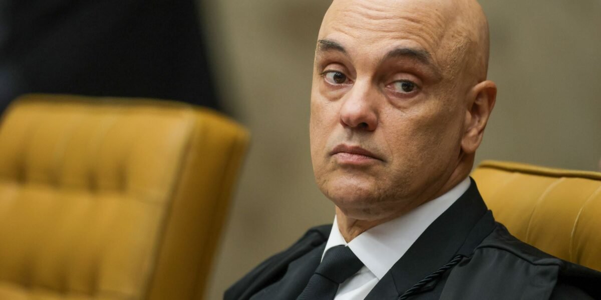 Moraes aumenta restrição para voos de drones na casa de