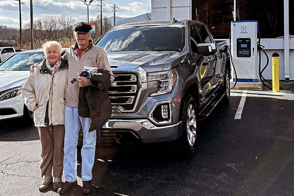 Mulher de 86 anos presa pelo ICE nos EUA volta
