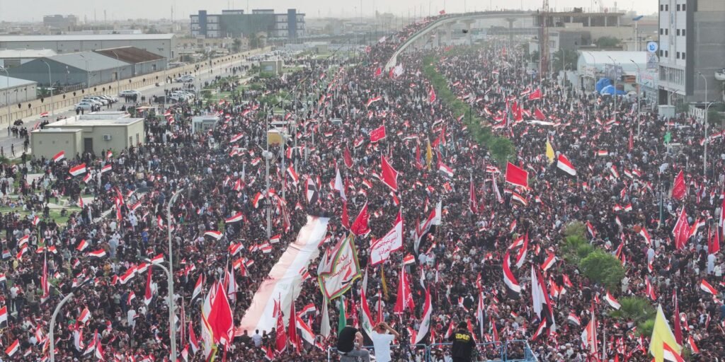 Multidões no Irã marcam 40º dia da morte do líder