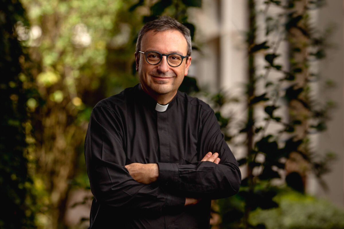 Não se pode amar um robô, diz padre do Vaticano