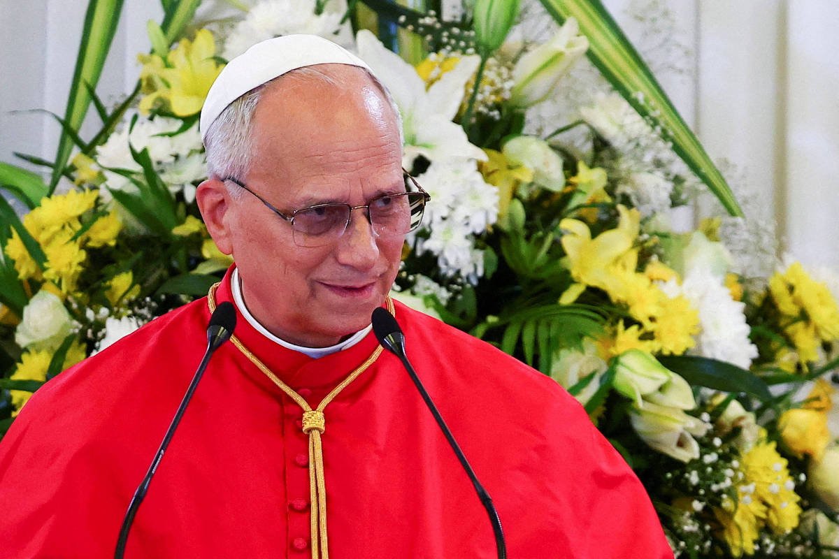 Papa Leão 14 critica 'tiranos' que gastam em guerras -