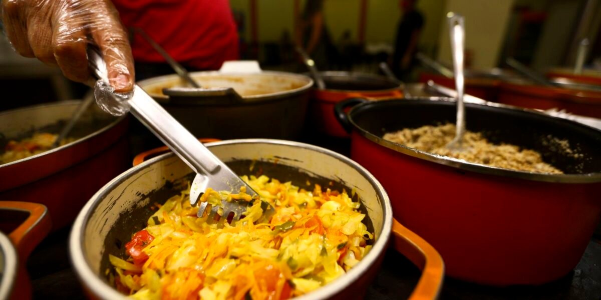 Preço médio do self-service por quilo chega a R$ 86,86