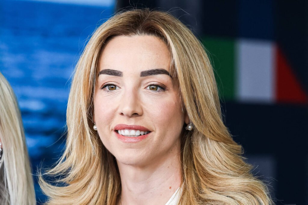 Prefeita pop de Gênova desponta como rival de Meloni -