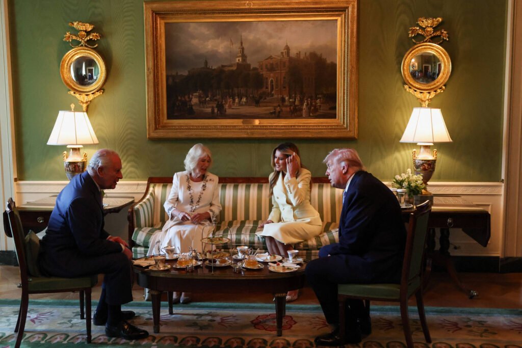 Rei Charles 3º é recebido por Trump em Washington -