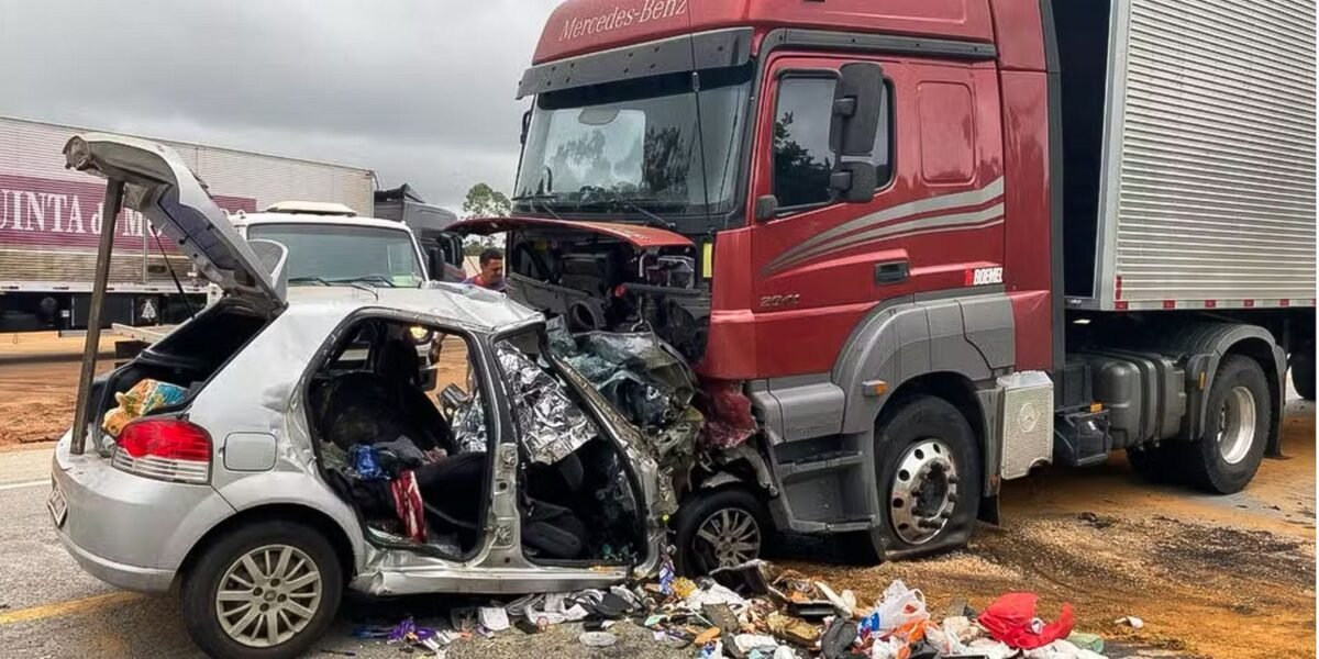 Seis pessoas da mesma família morrem em acidente na BR-251