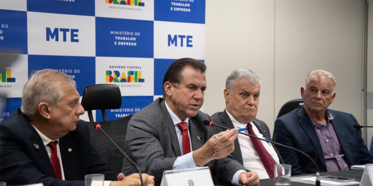 Taxistas pedem ao governo linha de crédito para renovação de