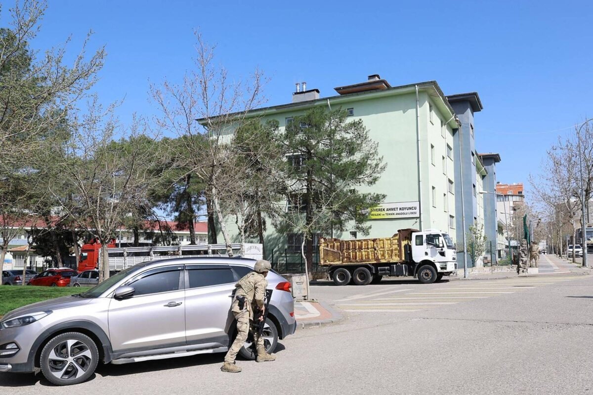 Turquia: Atirador mata 4 no 2º ataque em 2 dias