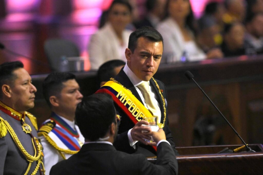 Colômbia acusa Equador de inteferir em eleições - 30/05/2026 -