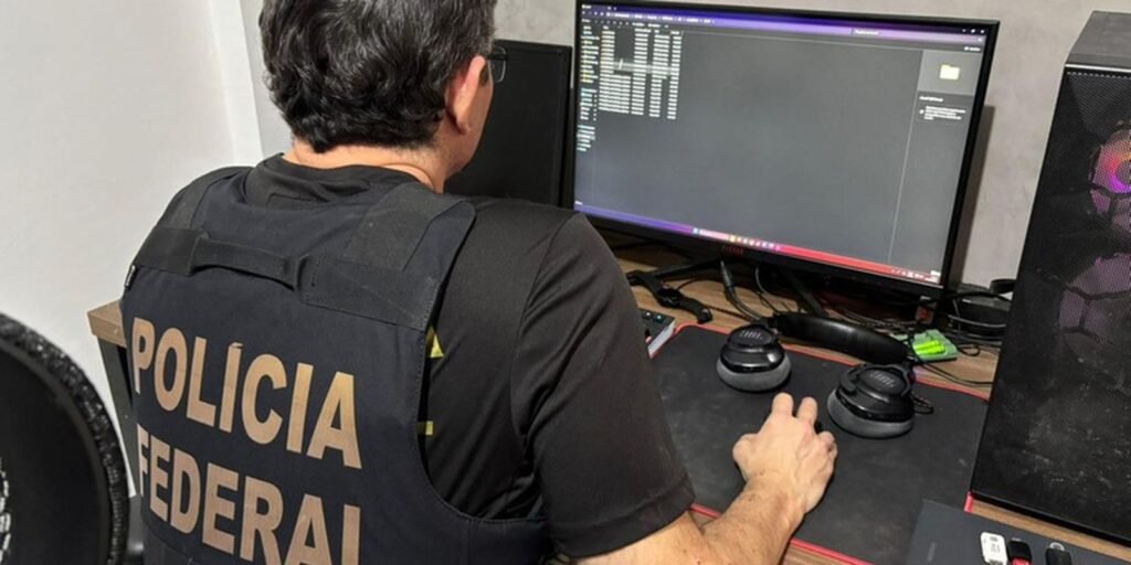 Crime de racismo em canal de mensagens é investigado pela