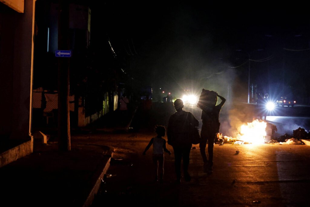 Cubanos protestam contra apagões causados pelos EUA - 14/05/2026 -