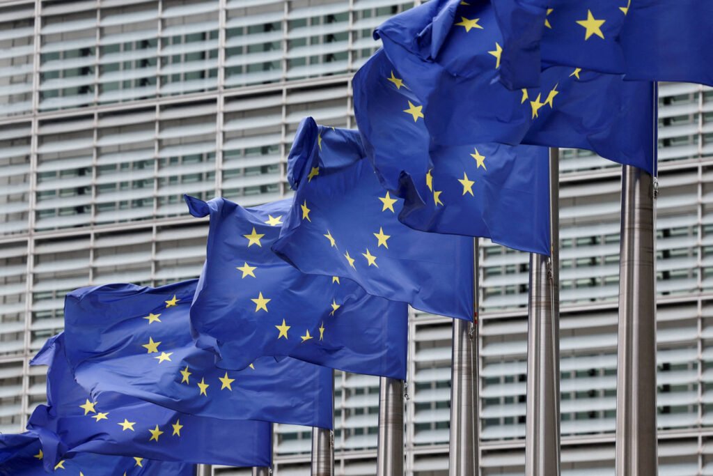Europa muda regras de deportação de imigrantes; entenda - 15/05/2026
