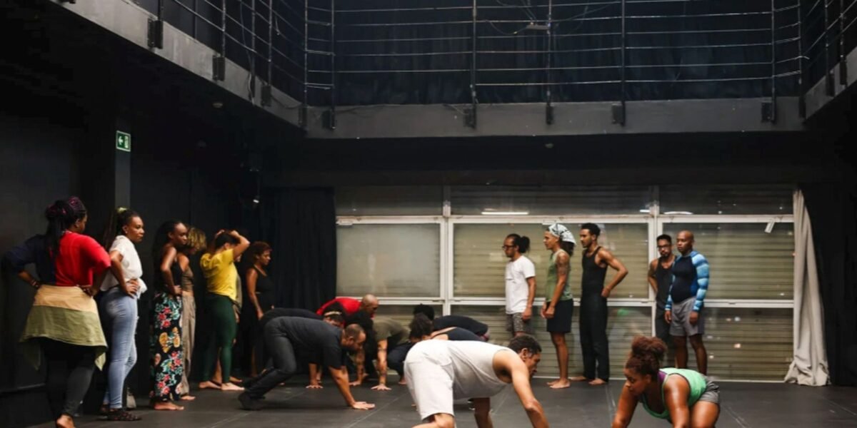 Faculdade pública de teatro em SP abre inscrições até dia